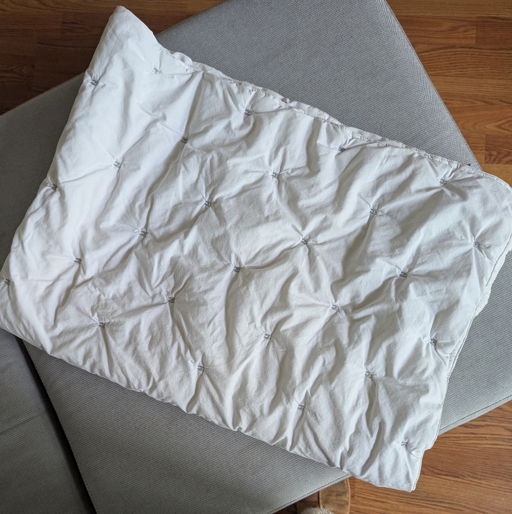 West Elm Crib Comforter White Pinch Pleated Cotton Minimalist Neutral Unisex